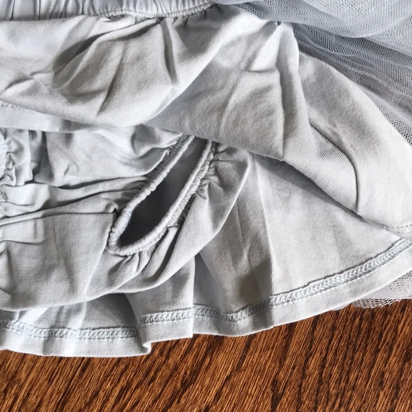 Grey sparkly lined skirt size 6-12 month - Picture 2 of 4